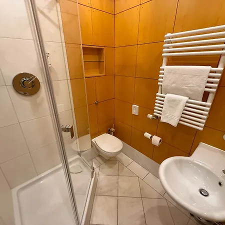 Hotel Weisser Berg 4*