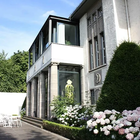 Tagungsvilla Weisser Berg リゾート ノイヴィート